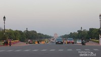jalan lurus membentang dari India Gate ke arah Parliament House