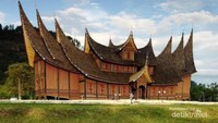Rumah Gadang khas Sumatera Barat