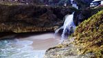 Keajaiban Alam di Pacitan, Air Terjun Langsung ke Pantai