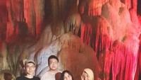 Spot Foto Berlatar Belakang Batu Kristal yang menakjubkan