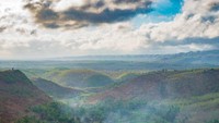 Dari jauh, nampak hamparan perbukitan Gunung Kidul