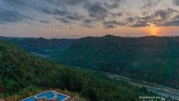 Pemandangan sunrise dari Kediwung