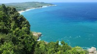 Garis pantai jika dilihat dari atas bukit