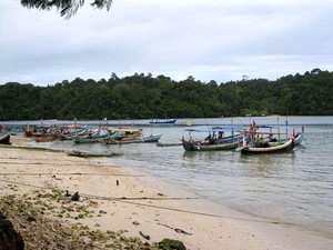 Kehidupan Nelayan yang Berbalut Pasir Putih di Sendang Biru