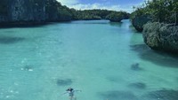 Menikmati indahnya Pulau Bair