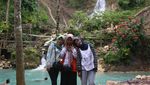 Keindahan Air Terjun Kembang Soka yang Menyejukkan