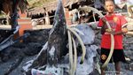 Keindahan di Balik Rusaknya Jalanan Lembata