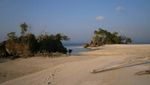 Keindahan Pantai Bambarano di Sulteng yang Jarang Orang Tahu