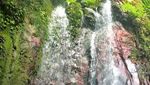 Keindahan Tersembunyi Air Terjun Batu Merah