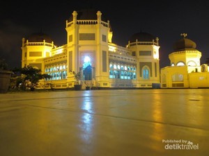 Keliling Destinasi Wisata Religi Medan di Hari Minggu