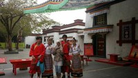 Foto bersama salah satu suku etnik China