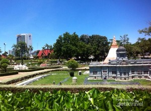 Keliling Dunia Sehari di Taman Mini Thailand