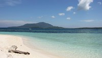 Pasir putih di Salah satu pulau Karimunjwa