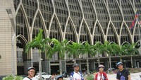 Para pemenang Gowes Keliling Malaysia bersama Mas Marwan Fotot bersama