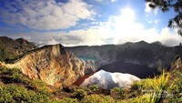 Sisi lain danau kelimutu