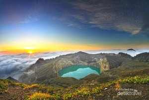 Kelimutu, Danau Cantik dengan Tiga Warna di Flores
