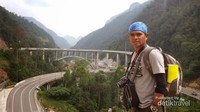 Narsis bentar di jalan kelok 9