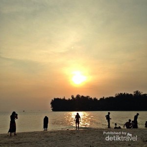 Kemah di Pulau Dolphin Kepulauan Seribu, Mau Coba?