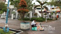 Suasana Jam Gadang selepas hujan