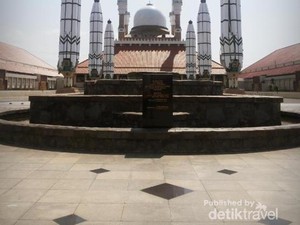 Kembaran Masjid Nabawi Ada di Semarang