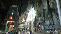 Pemandangan di dalam Batu Caves