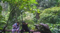 Bersama pengelola camping ground