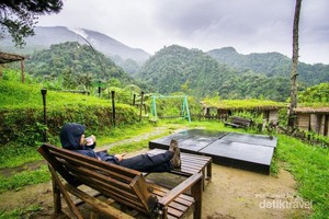 Kemping Asyik di Kaki Gunung Ciremai