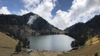 Keindahan ranukumbolo dari tanjakan cinta