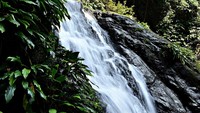 Segarnya air yang terjun ini