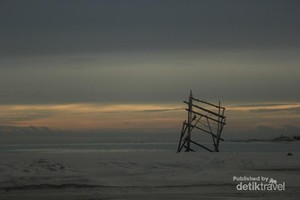 Kemping Seru di Pantai Mang Kalok, Bangka