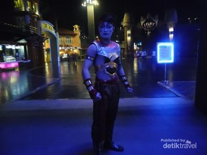 Kenalan dengan Bobby, Pemain Sirkus di Trans Studio Bandung