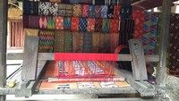 Kain tenun khas suku sasak
