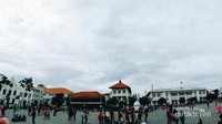Kawasan Kota Tua yang terlihat dari Museum Fatahillah