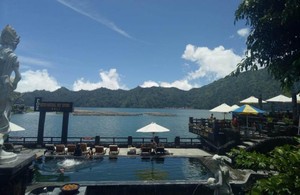 Kenangan Main-main ke Pemandian Air Hangat di Bali