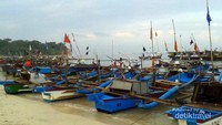 Barisan perahu nelayan
