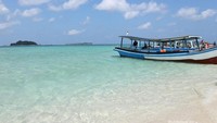 Beningnya Air di Pulau Pasir