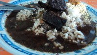 Sambalnya enak, pas dengan cita rasa rawon