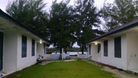 Ini adalah mess Marinir yang sebenarnya tidak disewakan kepada wisatawan manapun. Namun berhubung libur panjang dan penginapan penuh saya pun merayu pemilik kapal agar bisa menginap di sini saja dan diberi izin