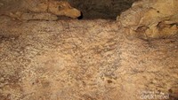 stalagmit yang dipercaya sebagai penjaga goa