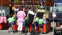 Pedagang kaki lima di Manga Road (sumber: hobbylink.tv)