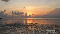 Jadi kapan mau menyaksikan matahari terbit di sini?