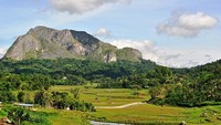 Suasana Desa Bone-bone dari kejauhan (sumber: skyscrapercity.com)