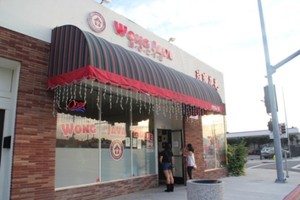 Keren! Di Los Angeles Ada Warung Jawa