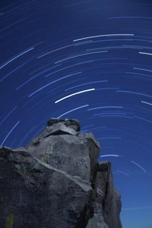 Keren! Galaksi Bima Sakti Terlihat dari Puncak Gunung Lawu