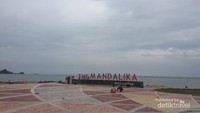 Pantai Kuta Mandalika