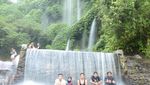Keren! Lombok Punya Air Terjun Hijau