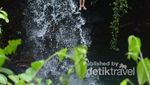Keren! Lombok Punya Air Terjun Hijau