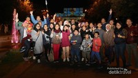 Berfoto bersama