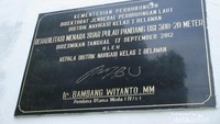 Papan peresmian menara