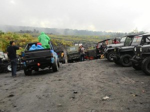 Keseruan dTraveler Saat Naik Jeep Keliling Lereng Merapi